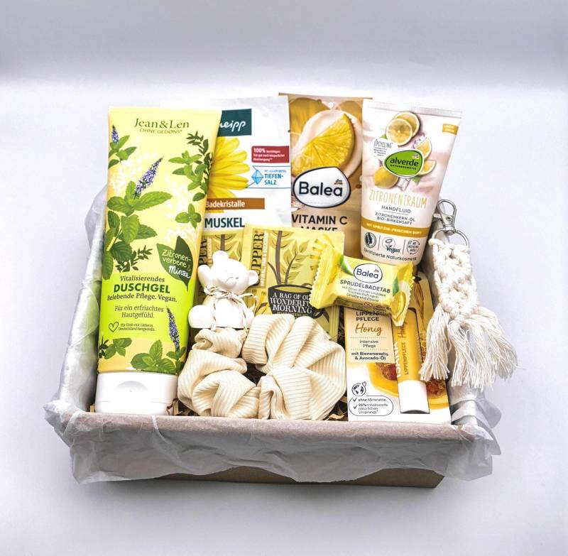 Geschenkbox Für Mädchen in Gelb Sommer Stil | Wellness Geschenkset Teenager Entspannungsset Zitrone Geburtstags Geschenk Balea von Etsy - LovelyMomentShop