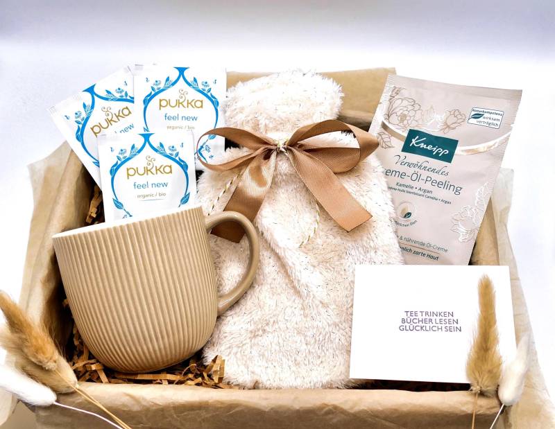Geschenkbox Für Sie Mit Wärmflasche Und Tasse Kalte Tage | Gute Besserung Box Frauen Tee Wohlfühlbox Cozy Herbst von Etsy - LovelyMomentShop