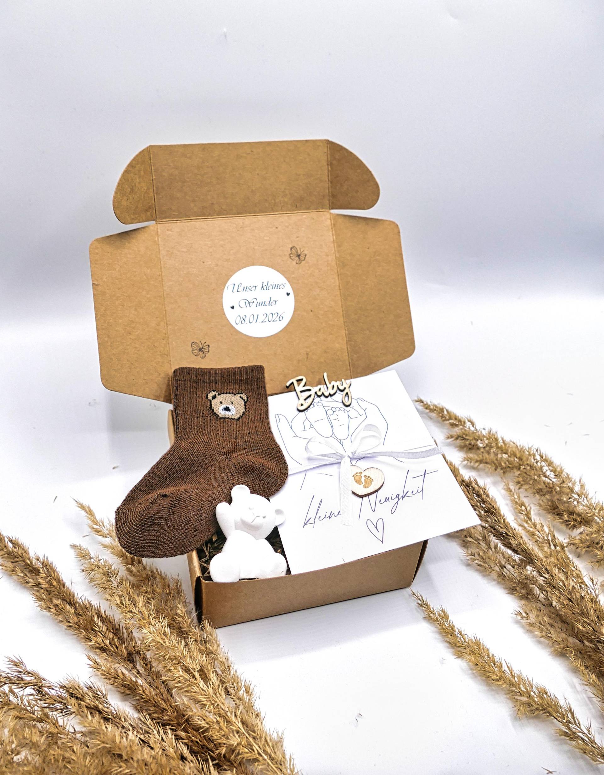 Schwangerschaftsankündigung Baby | Geschenke-Box Mit Babysocken , Grußkarte Und Keramikbär Überraschungsbox Für Werdende Großeltern Schwangerschaftsankündigung Baby | Geschenke-Box Mit Babysocken , Grußkarte Und Keramikbär Überraschungsbox Für Werdende Großeltern von Etsy - LovelyMomentShop
