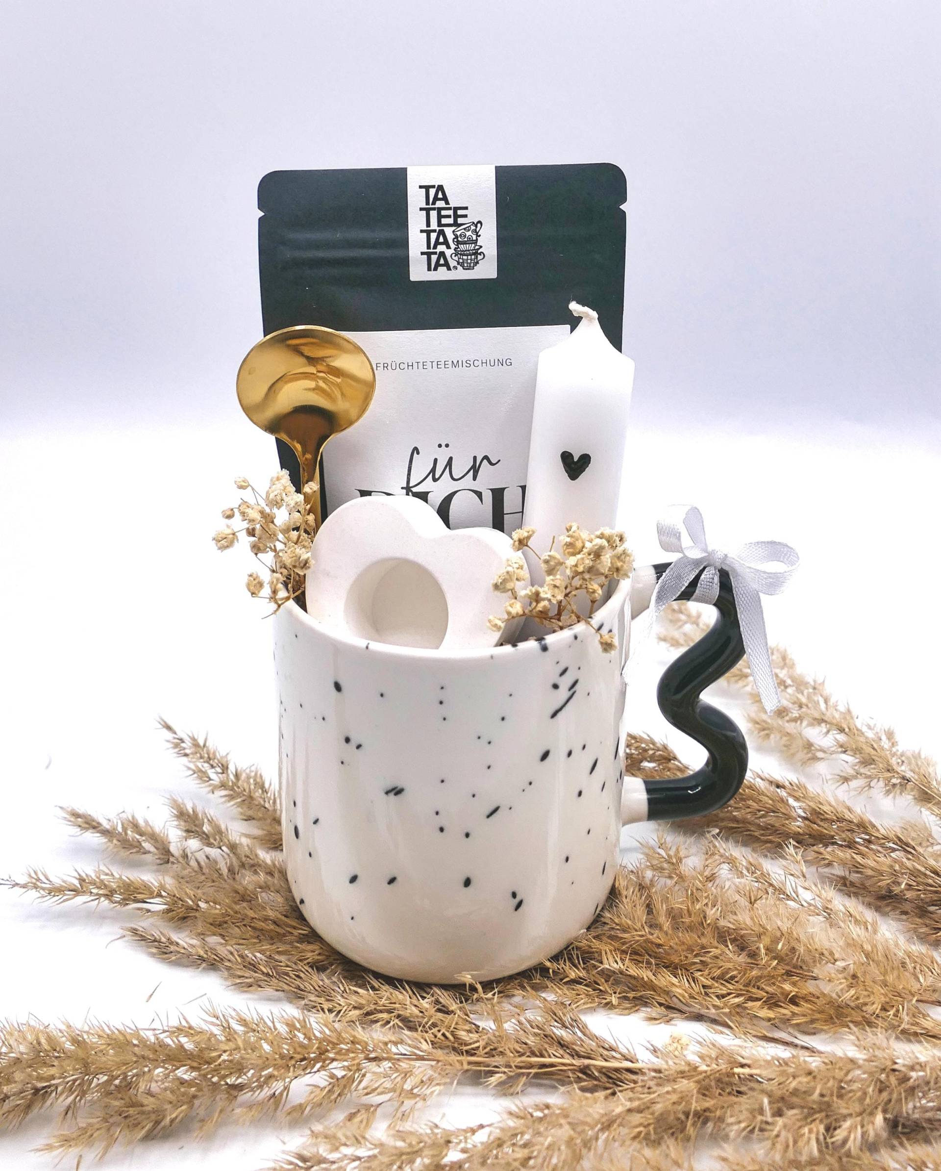 Tassen Geschenkset Schwarz Weiß Mit Tee Für Frauen | Kleinigkeit Mama Kerze Gemütliches Geschenk Kleine Auszeit Geschenkidee von Etsy - LovelyMomentShop
