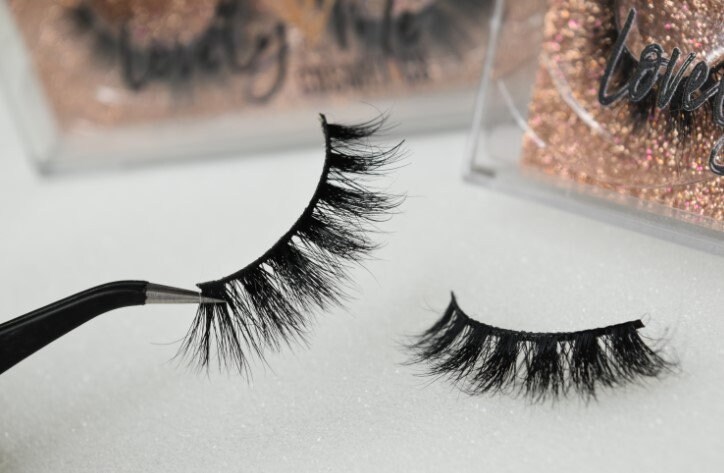 Tia Wimpern Tia Wimpern von Etsy - Lovelyandmecosmetics