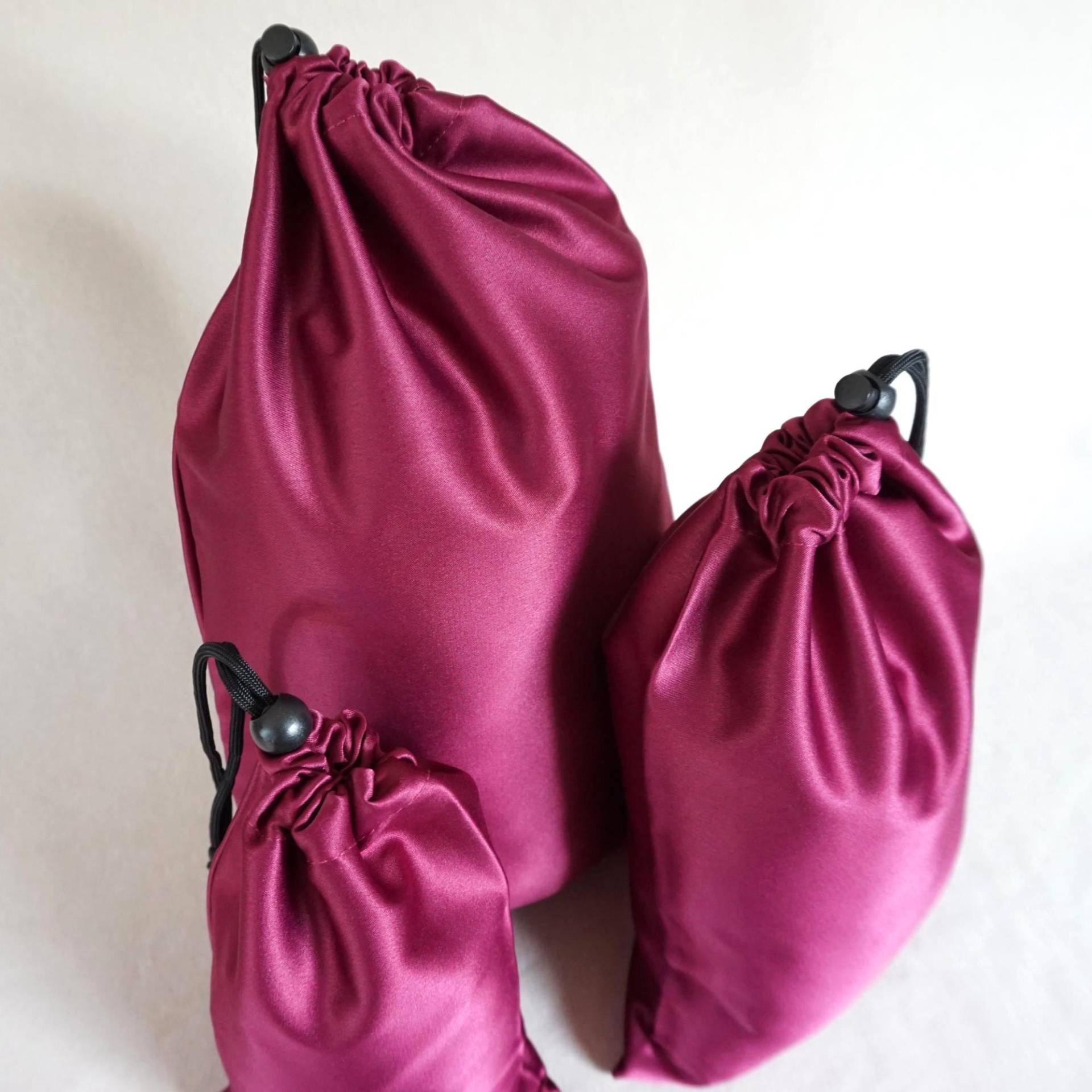 Set Aus 3 Satinbeuteln Sattes - Burgund S+M+L Größen von Etsy - LovitaStudio