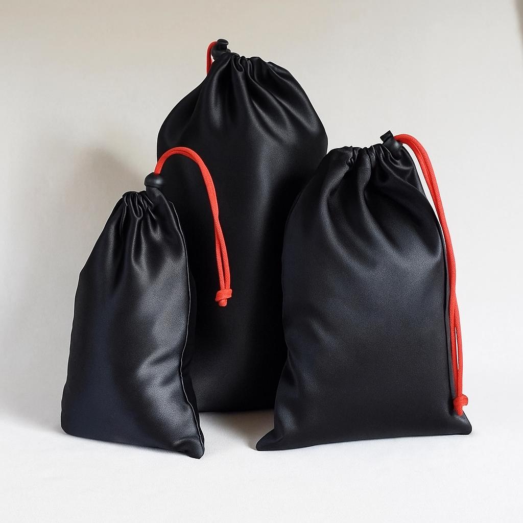 Set Aus 3 Satinbeuteln Sattes - Schwarz S+M+L Größen von Etsy - LovitaStudio