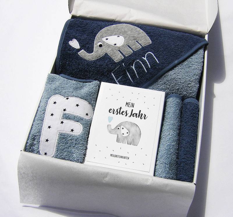 Geschenkset Zur Geburt Herzifant | Mit Name Kapuzenhandtuch Lätzchen Meilensteinkarten Set Baby Geschenk Personalisiert von Etsy - LuMaluShop