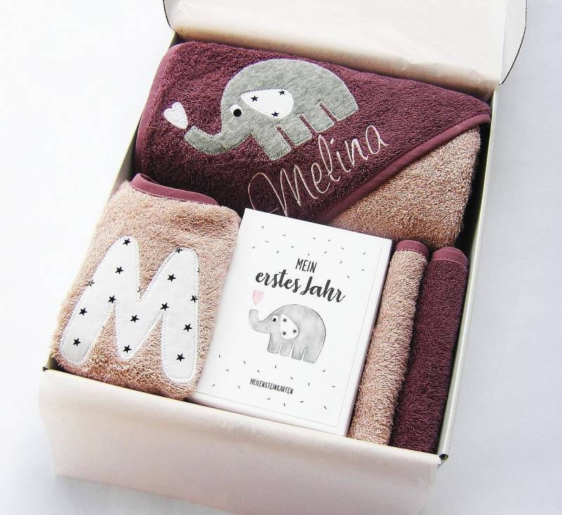 Geschenkset Zur Geburt Herzifant | Mit Name Kapuzenhandtuch Lätzchen Meilensteinkarten Set Baby Geschenk Personalisiert von Etsy - LuMaluShop