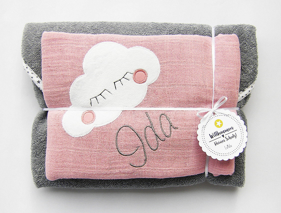Kapuzenhandtuch Mit Babytuch Wolke Altrosa | Mit Name Geschenk Zur Geburt Babyparty Mulltuch Stoffwindel Geschenkset Personalisierbar von Etsy - LuMaluShop
