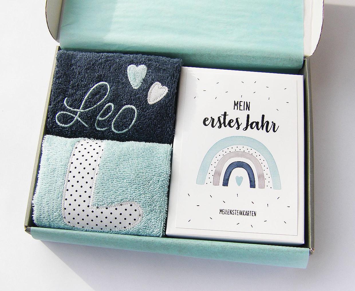 Kleines Babyset Regenbogenherz Aqua | Mit Name Baby Regenbogen Geschenk Zur Geburt Babyparty Meilensteinkarten Lätzchen Spucktuch von Etsy - LuMaluShop