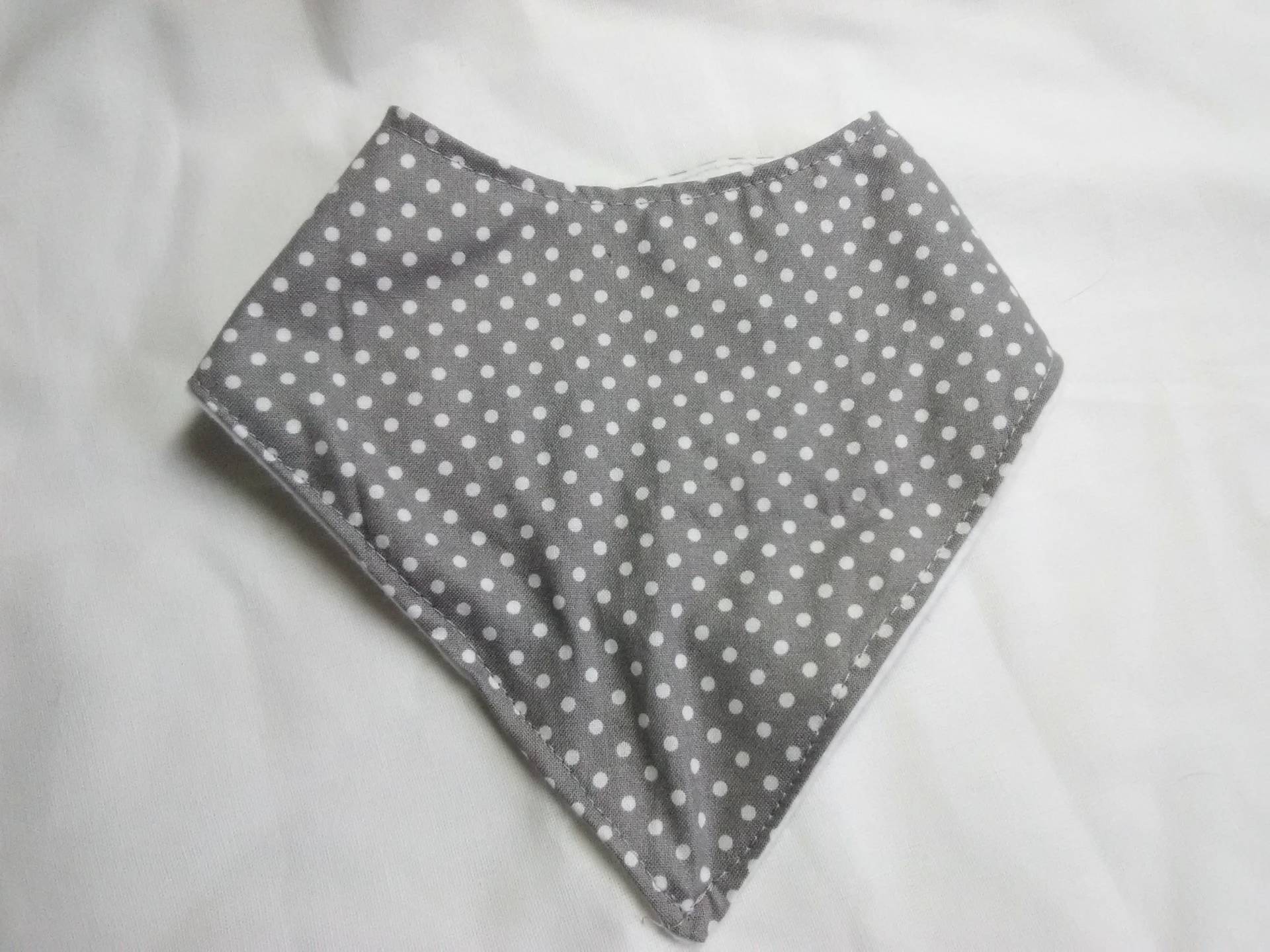 Grau Polka Dotted Bandanna Bib von Etsy - Lucary