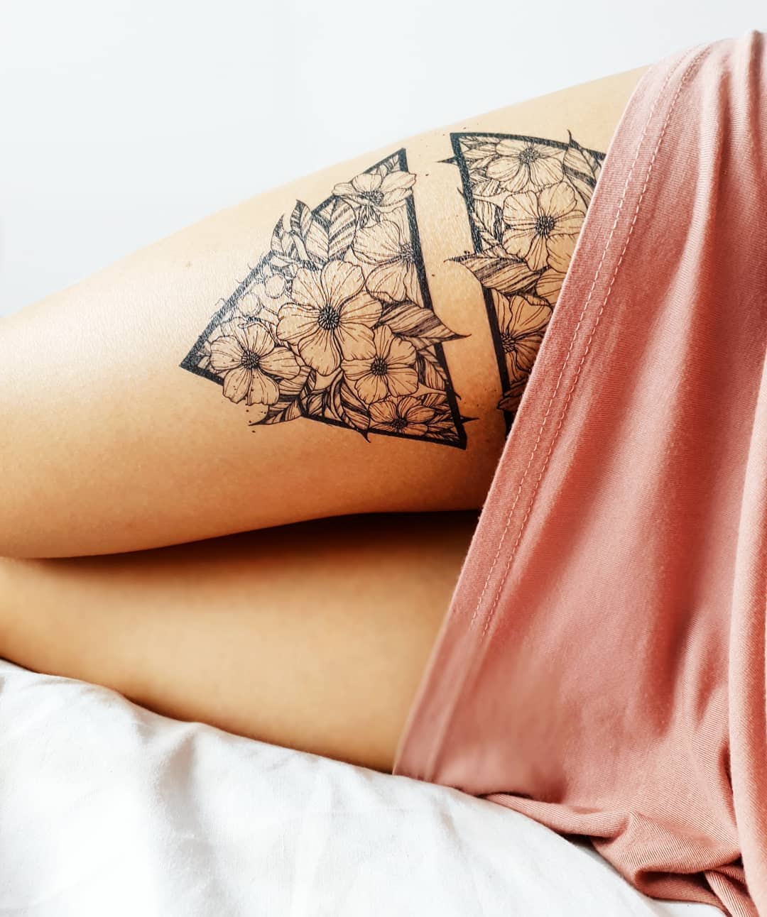 Florales Dreieck A5 Temporäres Tattoo Für Halloween/strand/Urlaub/Boho Florales Dreieck A5 Temporäres Tattoo Für Halloween/strand/Urlaub/Boho von Etsy - LunaValleyTattoos