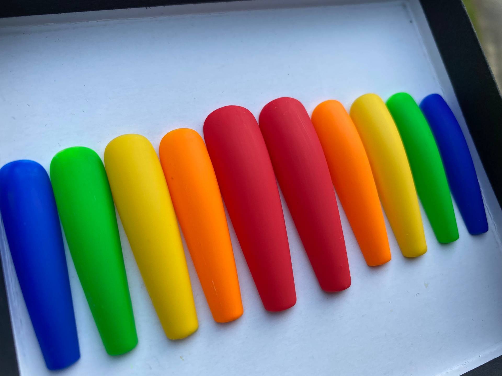 Regenbogen Drücken Sie Auf Die Nägel | Stolz Color Block Bunte von Etsy - LunarNailCo