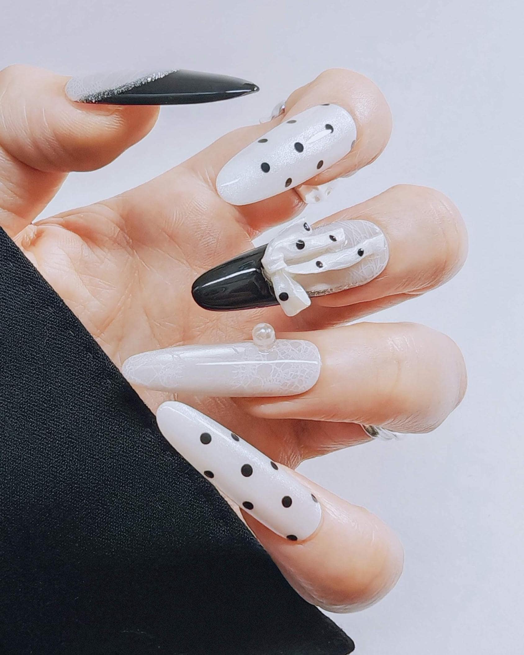 Long Almond Press On Nails | Black White Polka Dot With 3D Bow & Lace Texture Handmade Reusable Modern Coquette Long Almond Press On Nails | Black White Polka Dot With 3D Bow & Lace Texture Handmade Reusable Modern Coquette von Etsy - LunevaAtelier