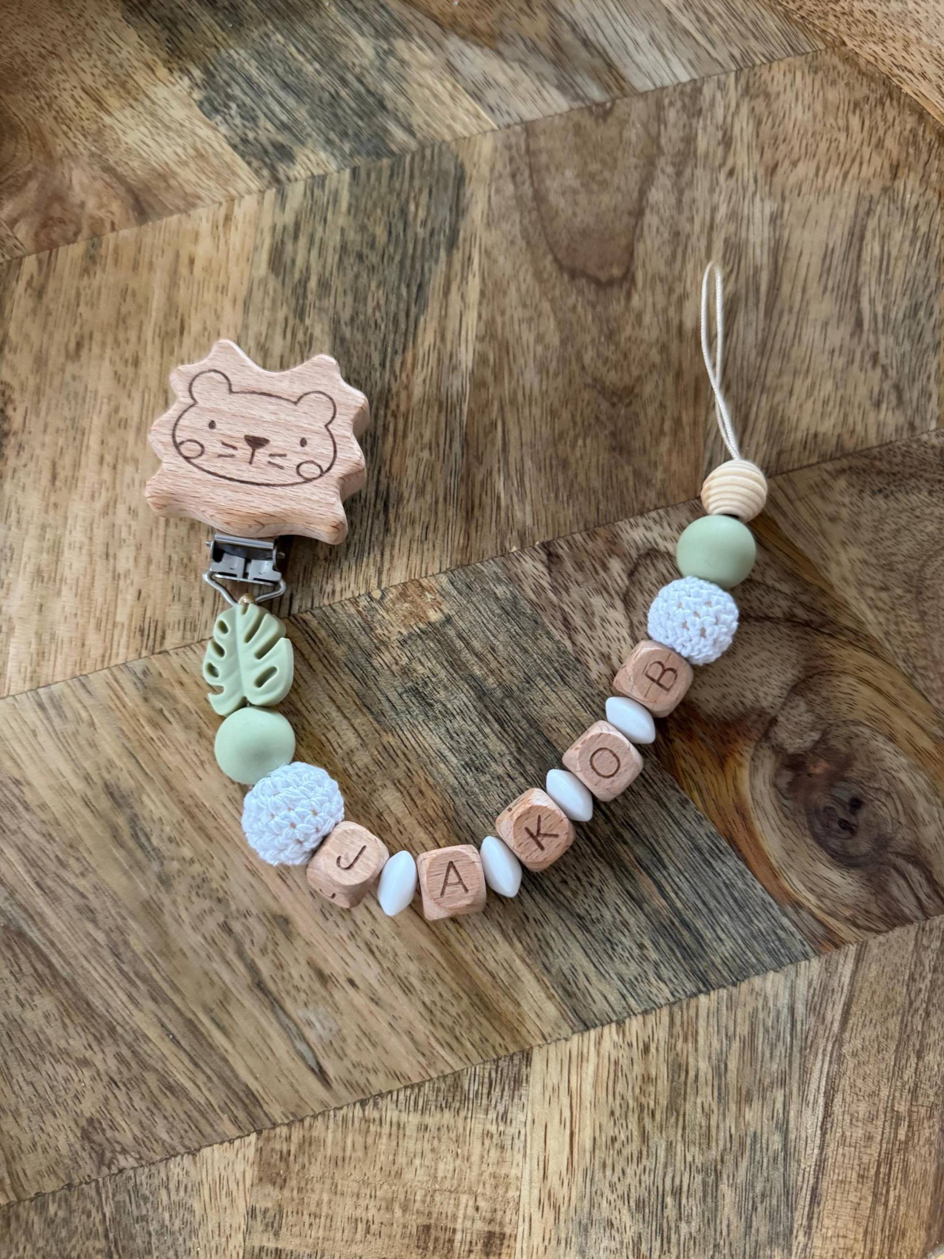 Schnullerkette Mit Namen Für Mädchen Und Jungen in Vielen Farben Als Geschenk Zur Geburt Schnullerkette Mit Namen Für Mädchen Und Jungen in Vielen Farben Als Geschenk Zur Geburt von Etsy - Lunoridesign