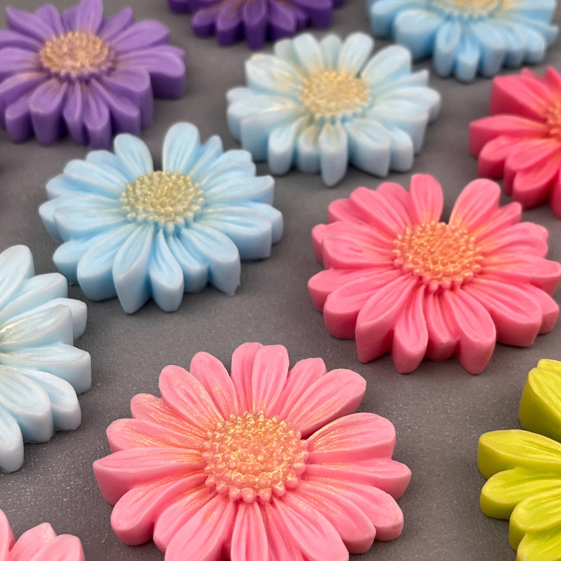 Kamillen Seife | Blumenseife Geschenkidee Frühlingsgeschenk Dekorative Kleine Aufmerksamkeit Handmade Soap von Etsy - Luntibubble