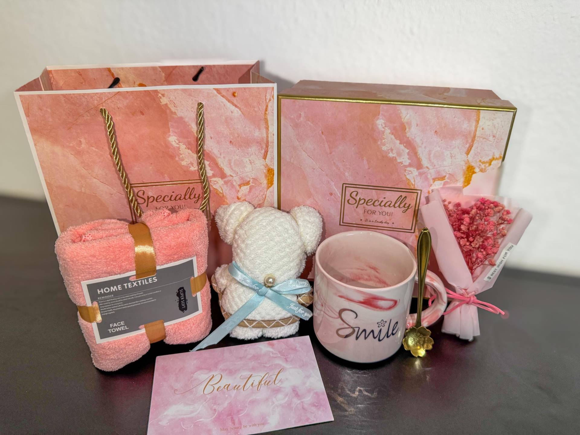 Luxury Geschenkbox Für Frauen - Smile Tasse, Gesichtstuch Und Süße Bärendeko Liebevoll Verpackt Geschenkset Oder Freundin von Etsy - LuvaHappybox