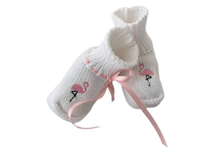 Babyschuhe, Strickschuhe, Strickstiefelchen, Flamingo, Stickerei Weiß, Rosa, Satinband, Mit Verpackung von Etsy - MANAStrickdesign