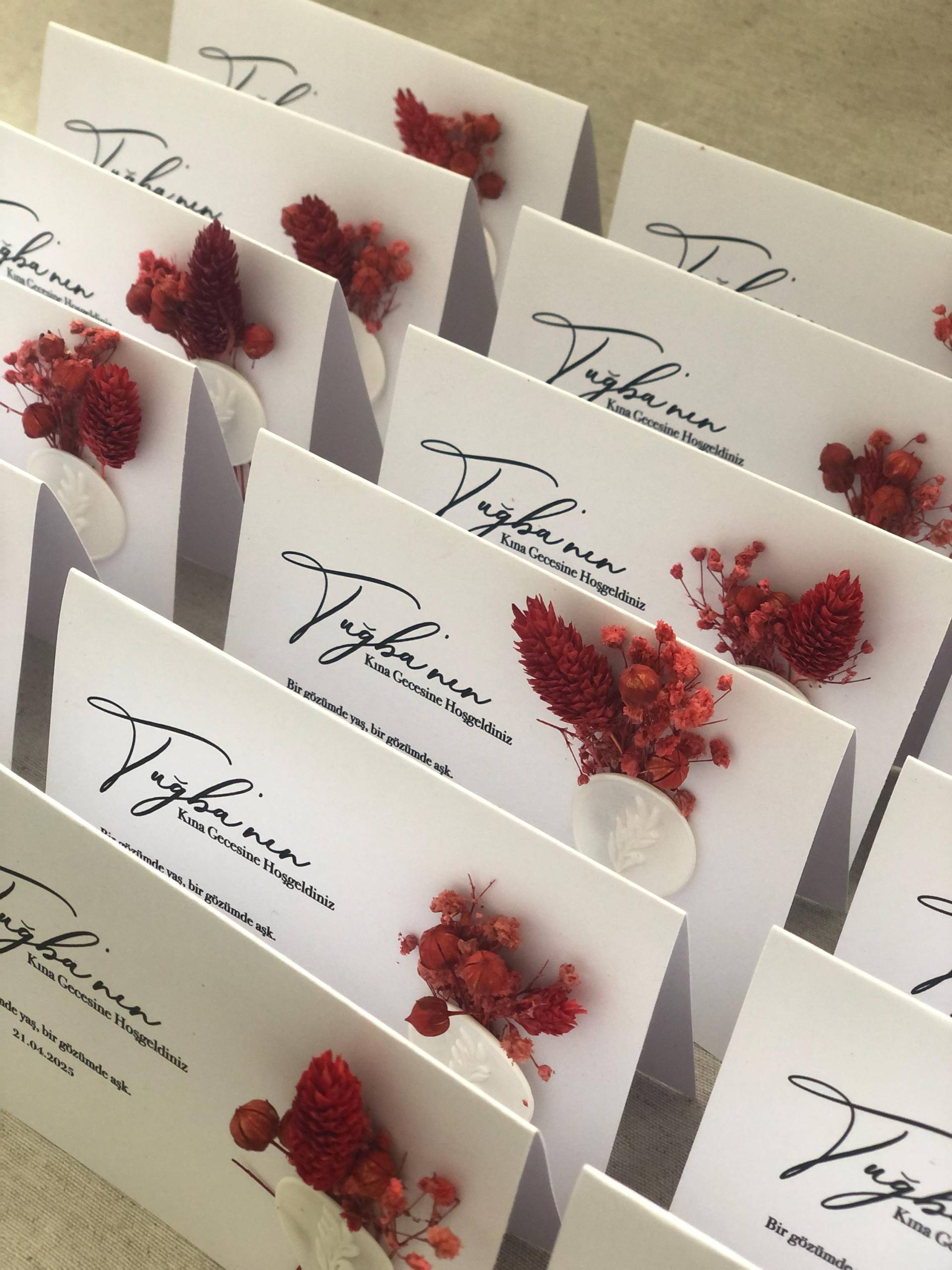 Henna Kina Tischkarten Mit Trockenblumen von Etsy - MELODSGN