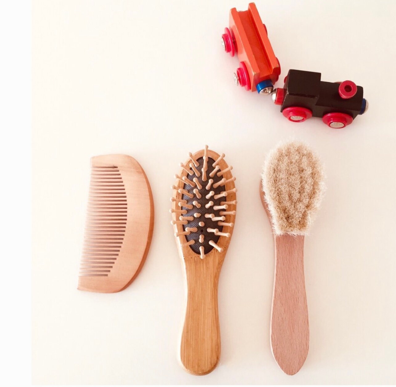 Baby/Kind-Bürsten-Set Oval, Ziegenhaarbürste, Bambusbürste, Holzkamm Baby/Kind-Bürsten-Set Oval, Ziegenhaarbürste, Bambusbürste, Holzkamm von Etsy - MIMWOODde