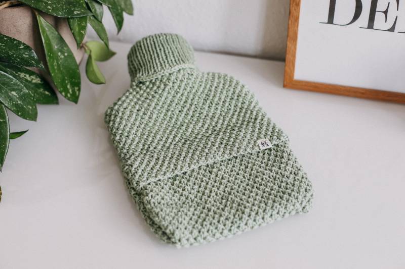 Gestrickte Wärmflaschenhülle »Mint« Mit Perlmuster // Versandbereit von Etsy - MINOYhandmade