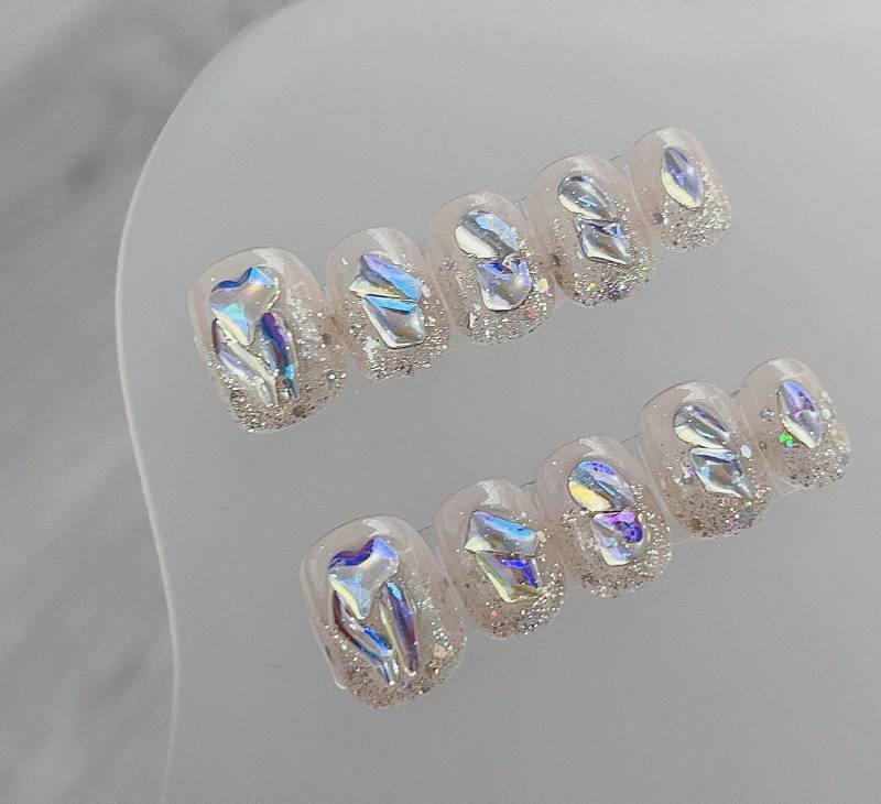 Crystal Clear Rhinestone Press On Nails Manicure/Reusable Short Squoval 15mm von Etsy - MYNAILPRESS
