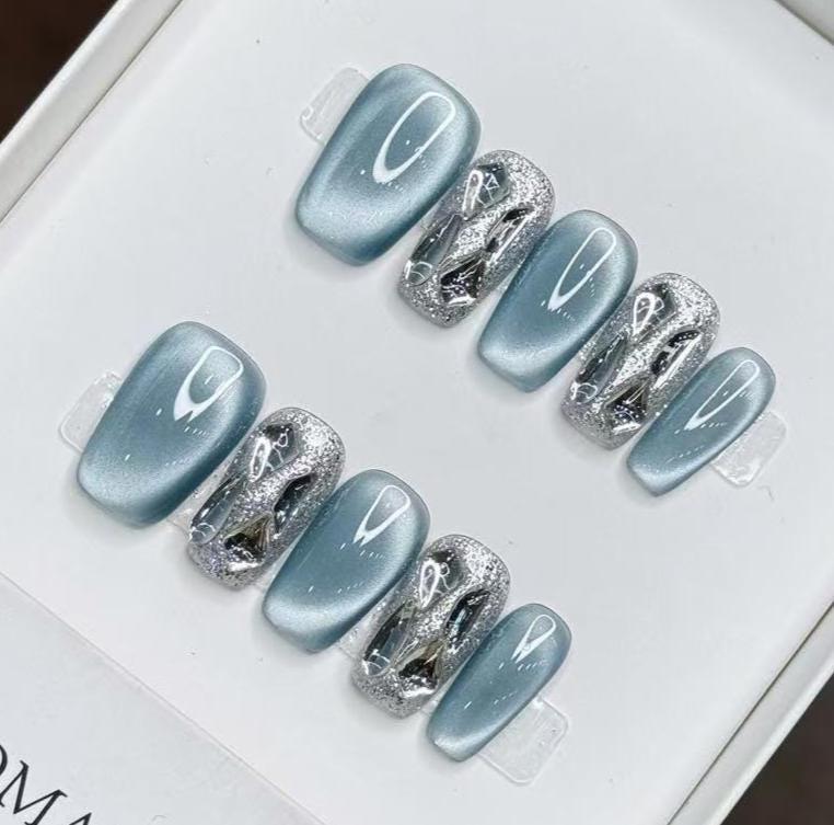 Icy Alloy Press On Nails Manicure/ Reusable Nails/ Short Squoval 18mm von Etsy - MYNAILPRESS