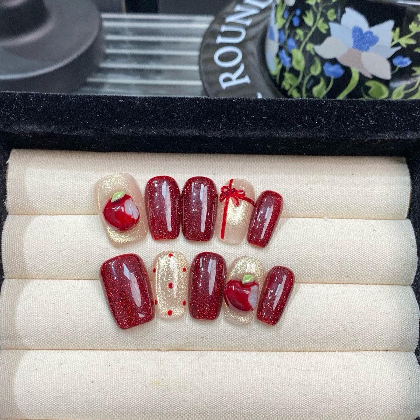 Ruby Apple Glow Press On Nails Manicure/Reusable/ Medium Square 22mm von Etsy - MYNAILPRESS