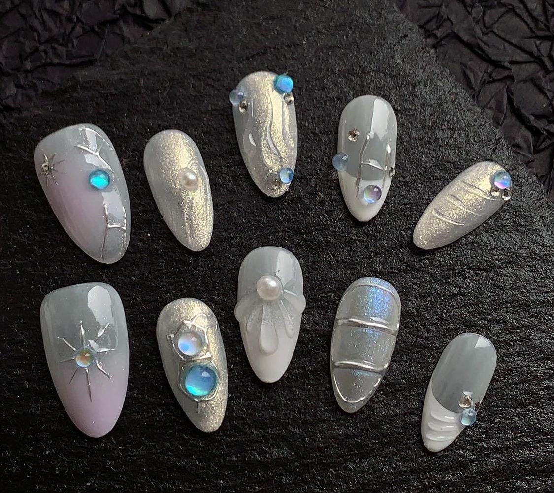 Mystery Mermaid Press On Nails Manicure/Reusable/ Almond Shape 22mm von Etsy - MYNAILPRESS