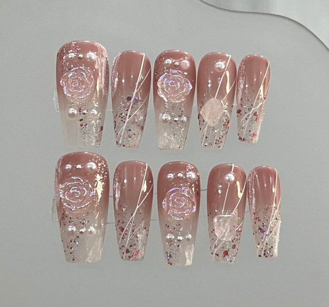 Red Camellia Press On Nails Manicure/Reusable Nails/ Medium Coffin 20mm von Etsy - MYNAILPRESS