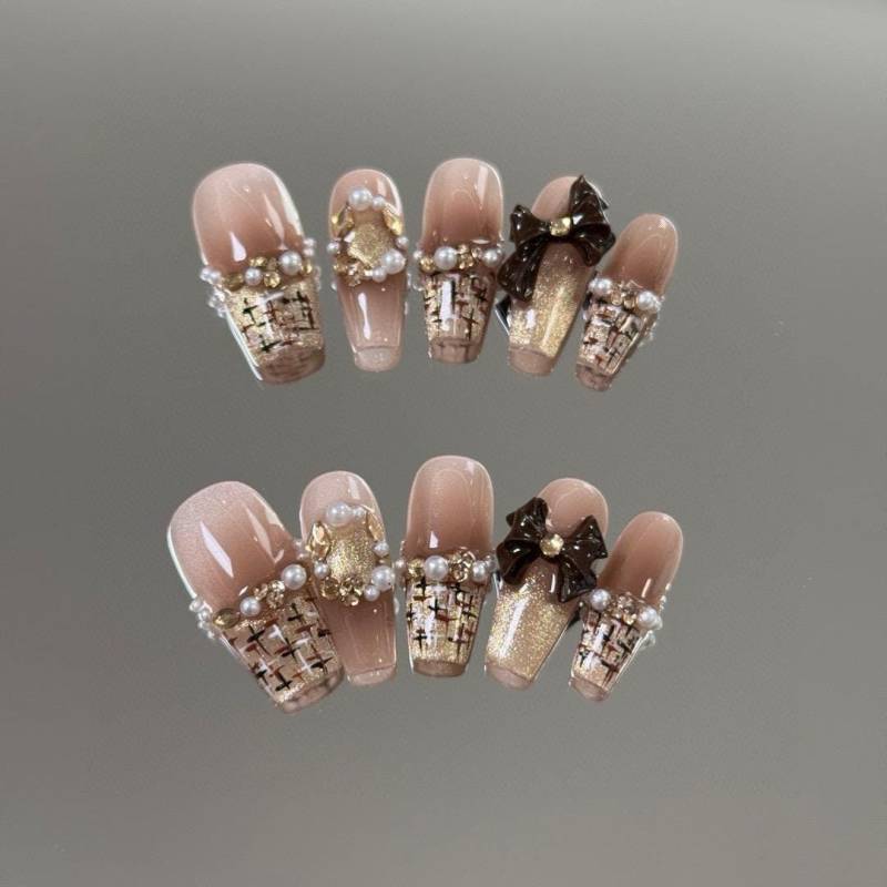 Golden Tweed On Nails Manicure/Reusable Medium Coffin Nail 24mm von Etsy - MYNAILPRESS