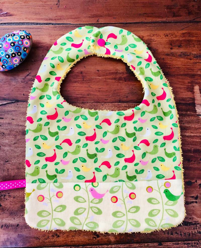 Lätzchen Aus Frottee Und Baumwolle Mit „Mehrfarbigen Vogel"-Mustern Lätzchen Aus Frottee Und Baumwolle Mit „Mehrfarbigen Vogel"-Mustern von Etsy - MaboiteaBidouilles