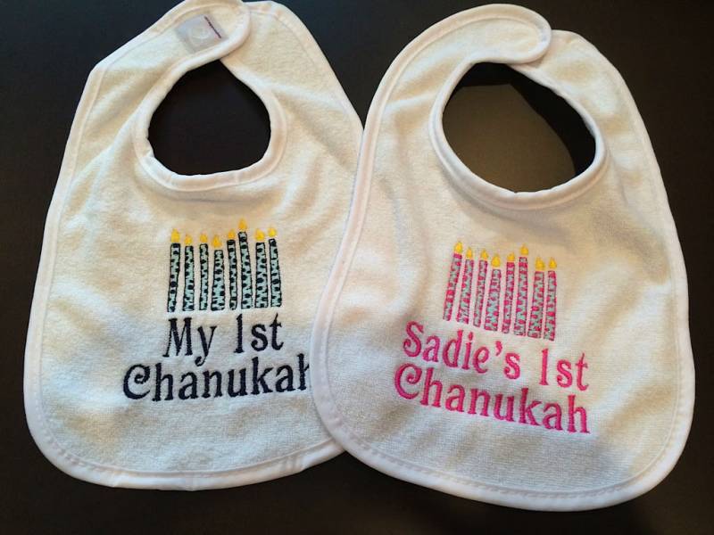 Erste Chanukka/Lätzchen - Bestickt, Personalisiert von Etsy - MadabellaCouture