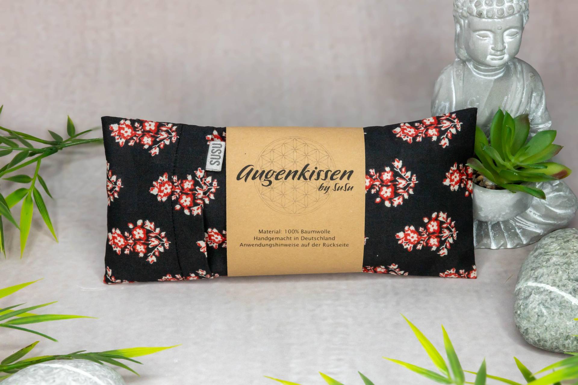 Augenkissen Bombay Schwarz Rot Blüten Yoga Meditation Entspannung Homeoffice Lavendel Sandelholz Palo Santo Baumwolle Vegan Augenkissen Bombay Schwarz Rot Blüten Yoga Meditation Entspannung Homeoffice Lavendel Sandelholz Palo Santo Baumwolle Vegan von Etsy - MadeBySuSu