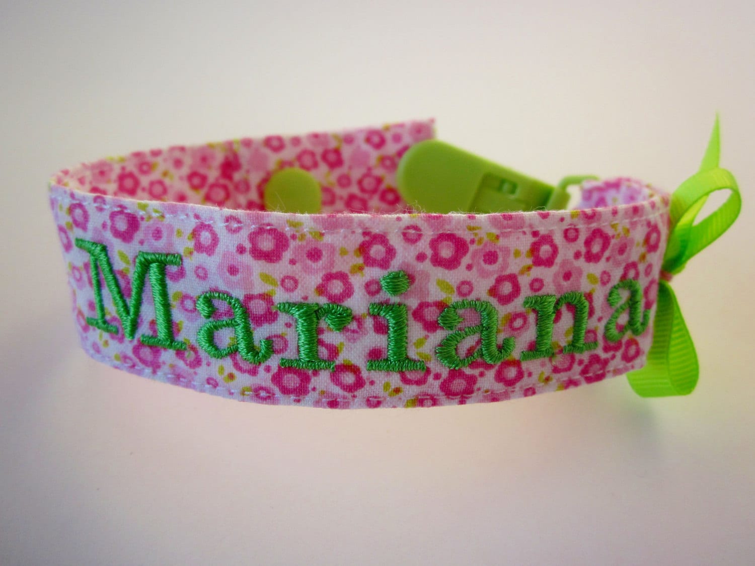 Baby Mädchen Schnullerhalter, Schnullerkette - Mit Personalisiertem Namen von Etsy - MadebyCosturaDinha