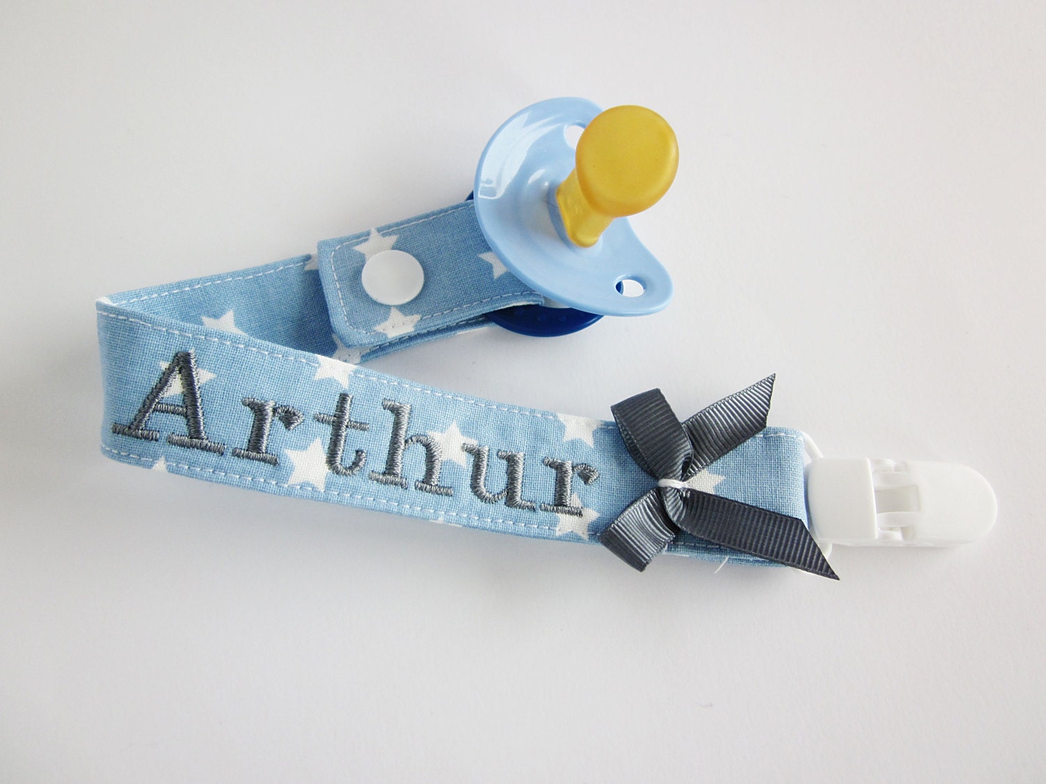 Baby Schnullerhalter Für Jungen, Schnullerclip Personalisiertes Geschenk Babys von Etsy - MadebyCosturaDinha