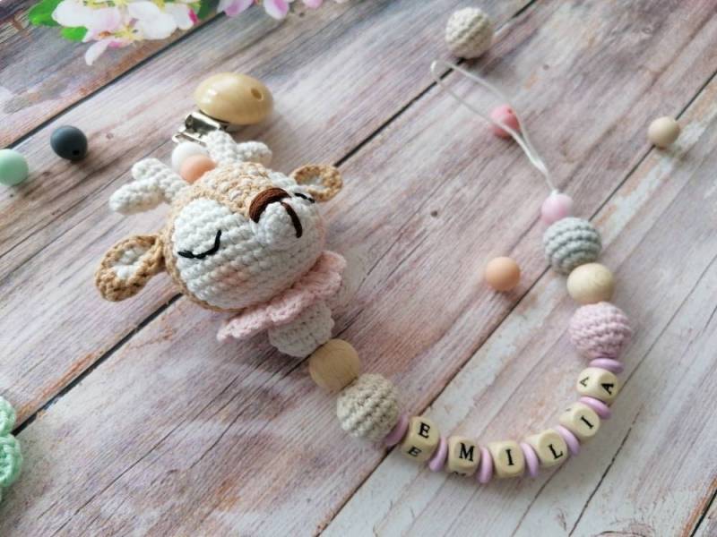 Schnullerkette Mit Namen Und Gehäkeltem Rentierkopf Matilda von Etsy - MadebyMomVonLena
