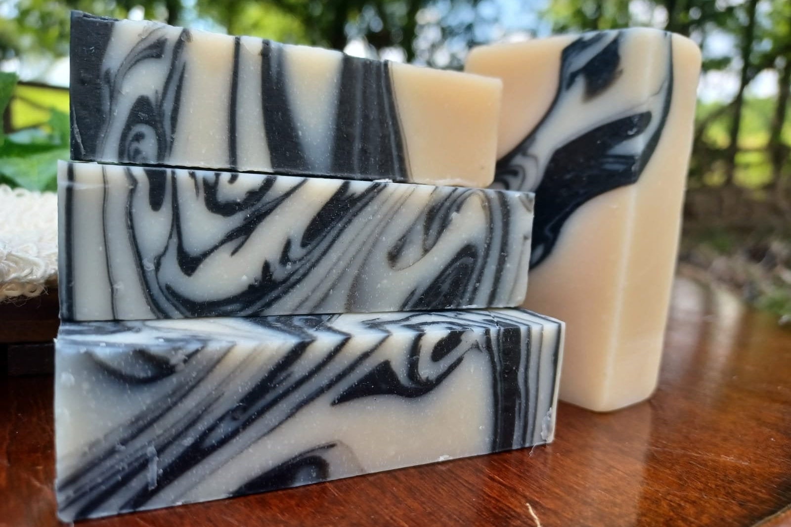 Sandelholz & Patchouli Duftseife/Apotheker-Reinigungs - Und Schäumungsseife Madi's Schwarzwaldseife Sandelholz & Patchouli Duftseife/Apotheker-Reinigungs - Und Schäumungsseife Madi's Schwarzwaldseife von Etsy - MadisSoapandSuch