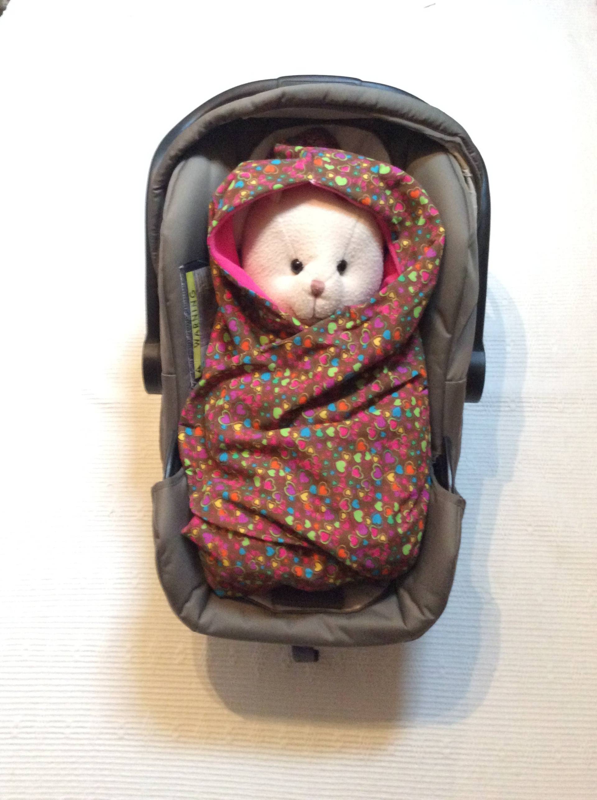 Handgemachte Autositzdecke, Kapuzendecke, Herzen & Schmetterlinge, Mit Fleece Gefüttert Handgemachte Autositzdecke, Kapuzendecke, Herzen & Schmetterlinge, Mit Fleece Gefüttert von Etsy - MagicgrandmaByMandy