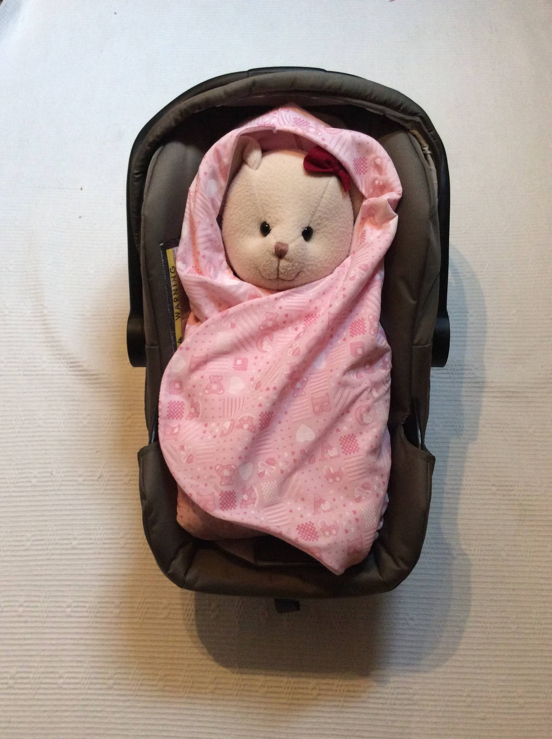 Handgemachte Kapuzen Autositzdecke, Pink Abc Print, Fleece Gefüttert Handgemachte Kapuzen Autositzdecke, Pink Abc Print, Fleece Gefüttert von Etsy - MagicgrandmaByMandy