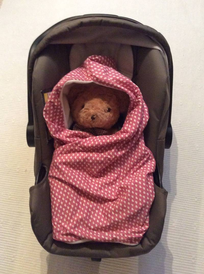 Handgemachte Kapuzen Baby Autositz Decke, Rosa Baumwollherzen, Weißes Fleece Gefüttert Handgemachte Kapuzen Baby Autositz Decke, Rosa Baumwollherzen, Weißes Fleece Gefüttert von Etsy - MagicgrandmaByMandy