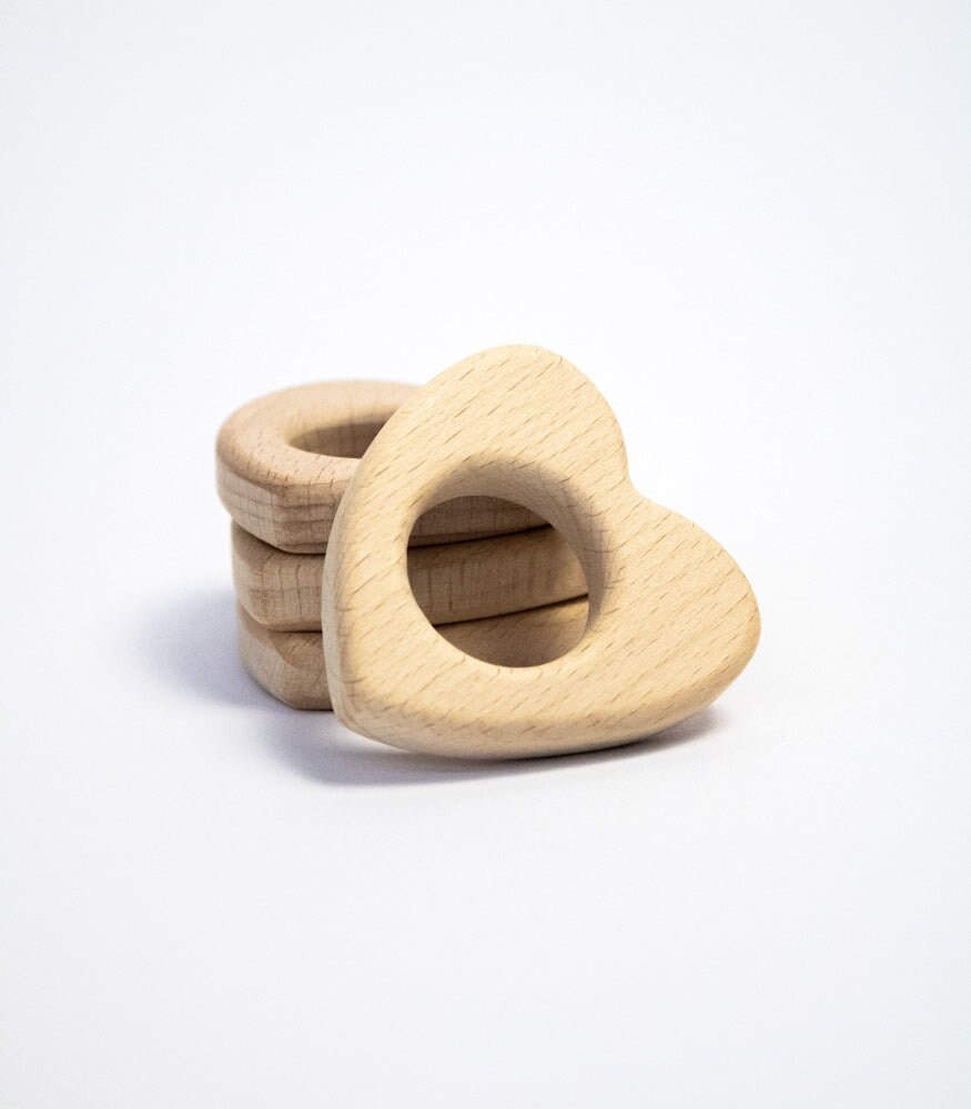 Beißring "Herz" Aus Buchenholz Beißring "Herz" Aus Buchenholz von Etsy - MahinaMakramee