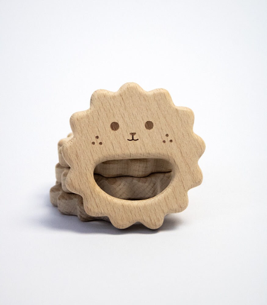 Beißring "Igelkopf" Aus Buchenholz Beißring "Igelkopf" Aus Buchenholz von Etsy - MahinaMakramee