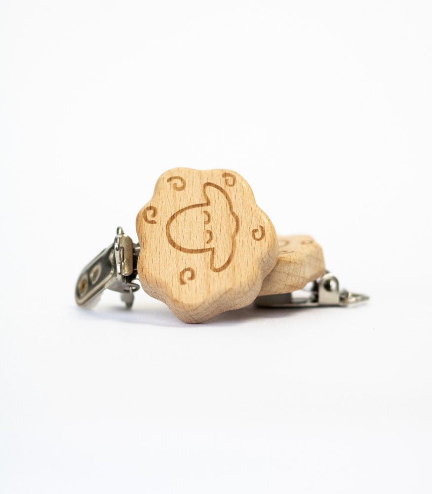 Schnullerclip "Schaf" Aus Buchenholz Schnullerclip "Schaf" Aus Buchenholz von Etsy - MahinaMakramee