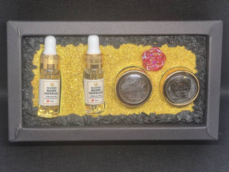Maison Rosée Impériale Duftgeschenkset - 2 Duftöle & Handgefertigte Räucherstäbchen Handgefertigtes Luxusgeschenk Maison Rosée Impériale Duftgeschenkset - 2 Duftöle & Handgefertigte Räucherstäbchen Handgefertigtes Luxusgeschenk von Etsy - Maisonroseeimperiale