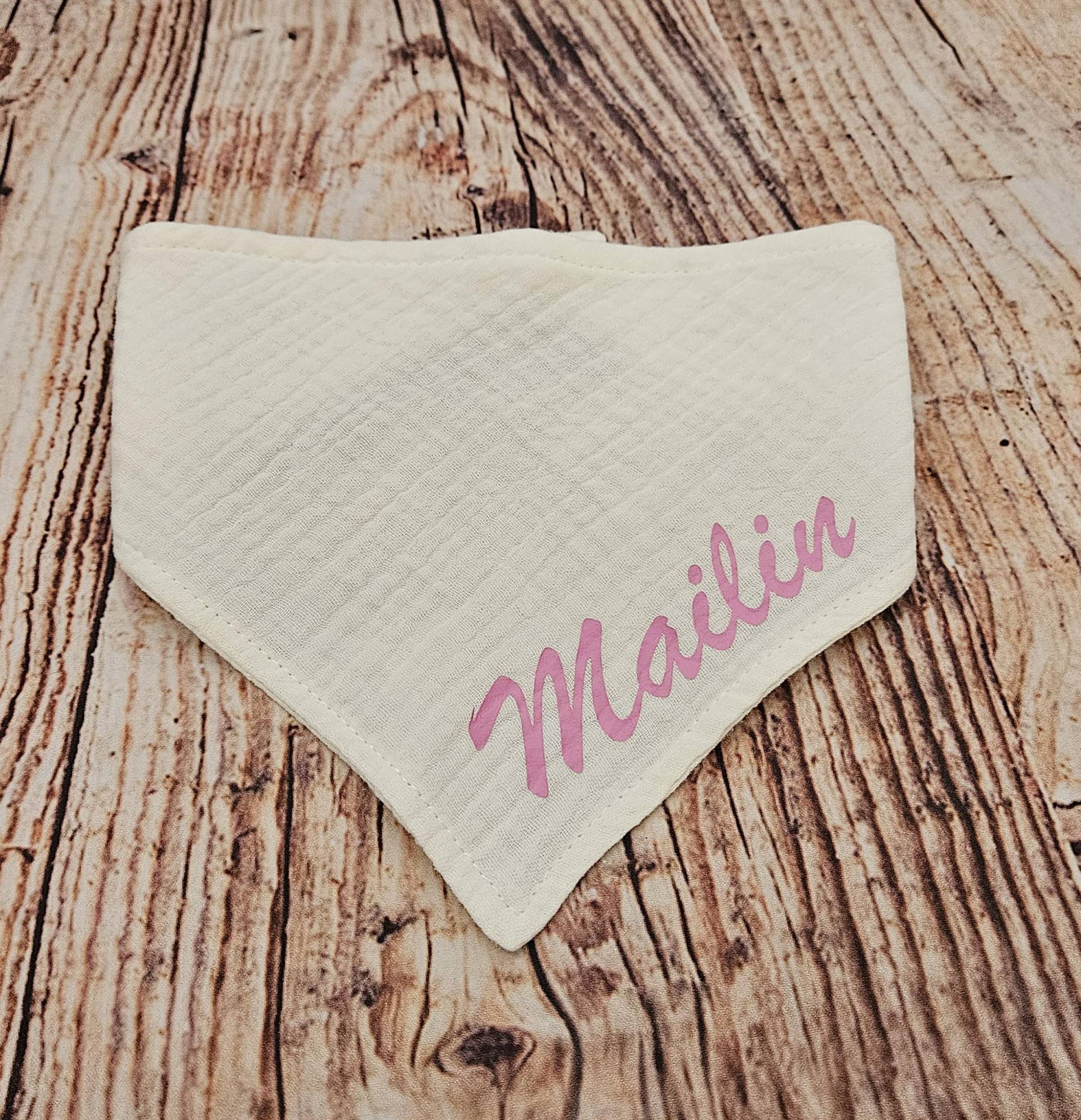Personalisiertes Lätzchen von Etsy - MajolieMemories