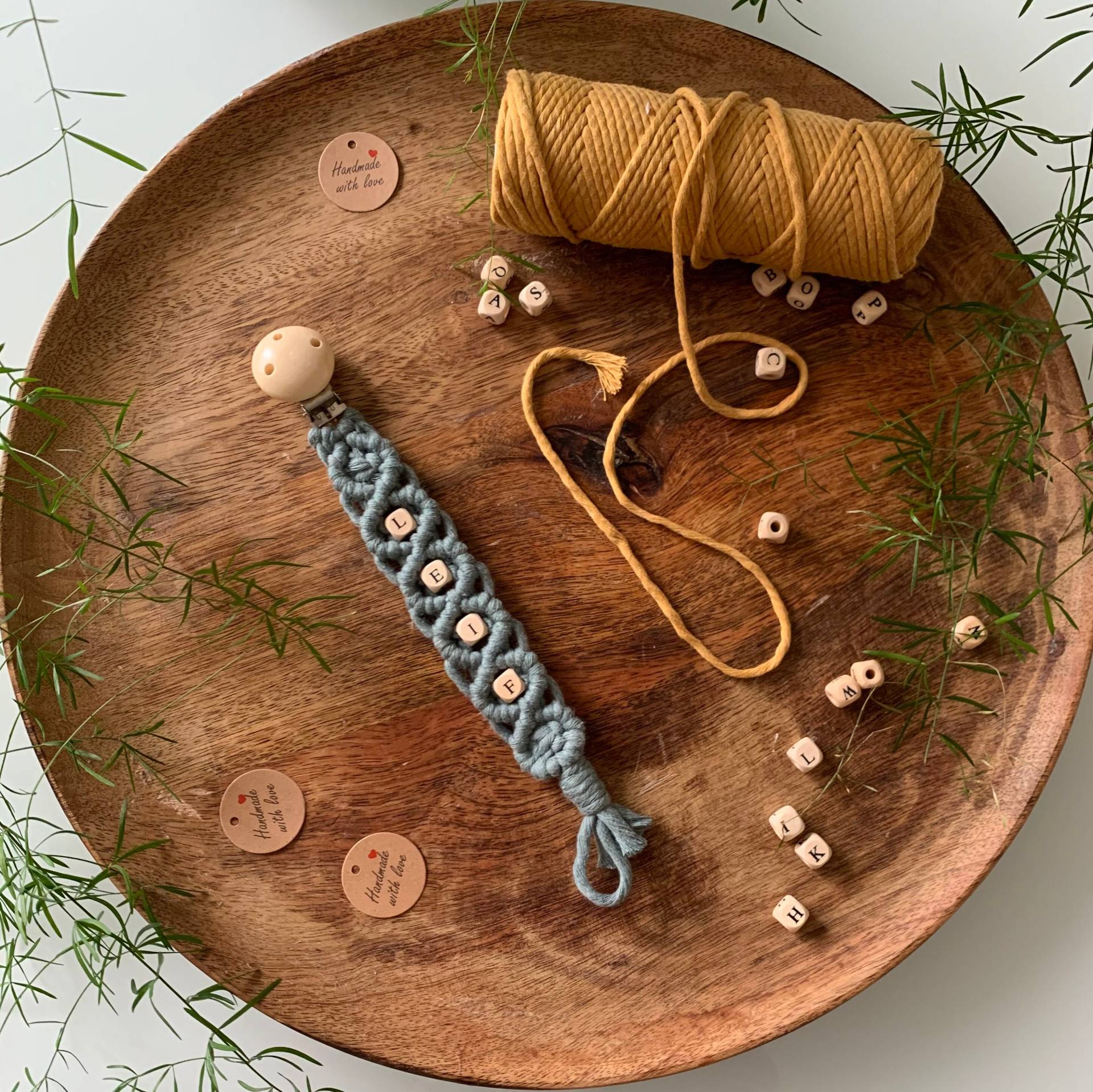 Makramee Schnullerkette Personalisiert Boho Junge Mädchen Geburt Schnullerband Mit Namen Geschenk Babyparty Babyaccessoires Baumwolle Makramee Schnullerkette Personalisiert Boho Junge Mädchen Geburt Schnullerband Mit Namen Geschenk Babyparty Babyaccessoires Baumwolle von Etsy - MakrameeKreation