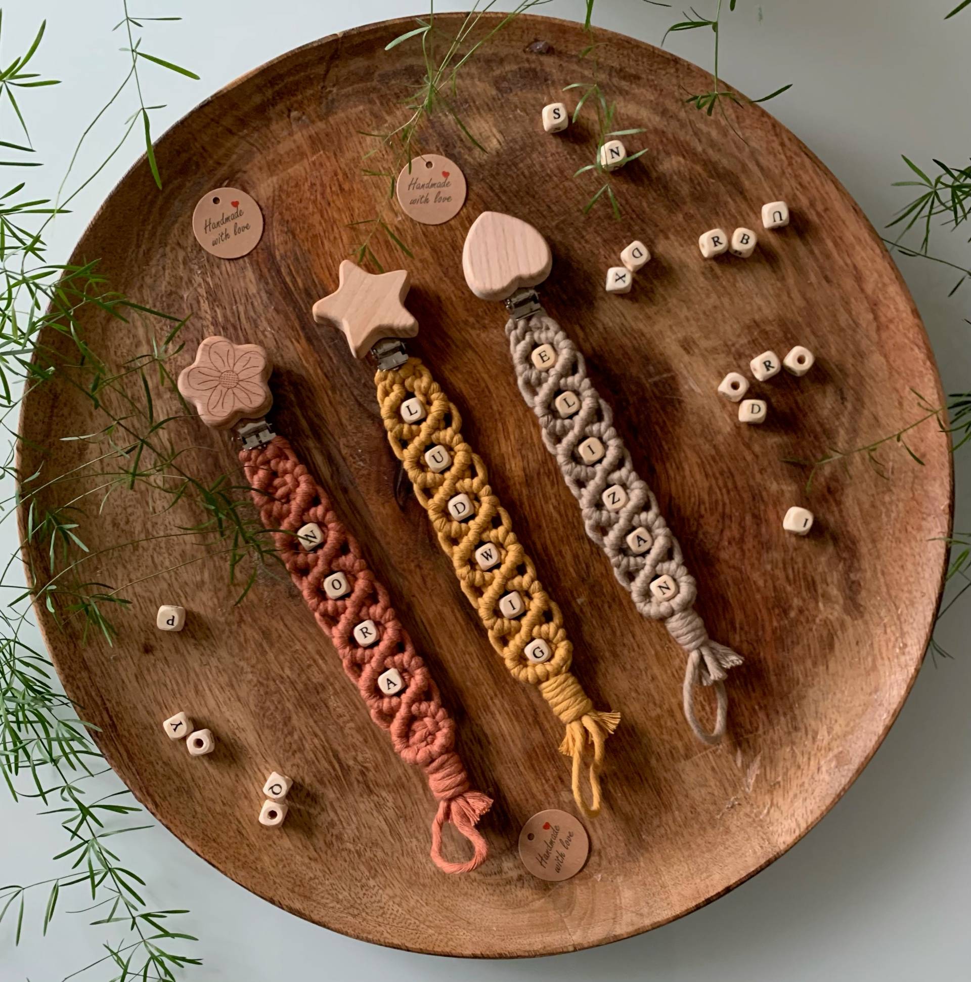 Makramee Schnullerkette Personalisiert Mit Namen Boho Geschenk Geburt Junge Mädchen Baby Babyparty Accessoires Makramee Schnullerkette Personalisiert Mit Namen Boho Geschenk Geburt Junge Mädchen Baby Babyparty Accessoires von Etsy - MakrameeKreation