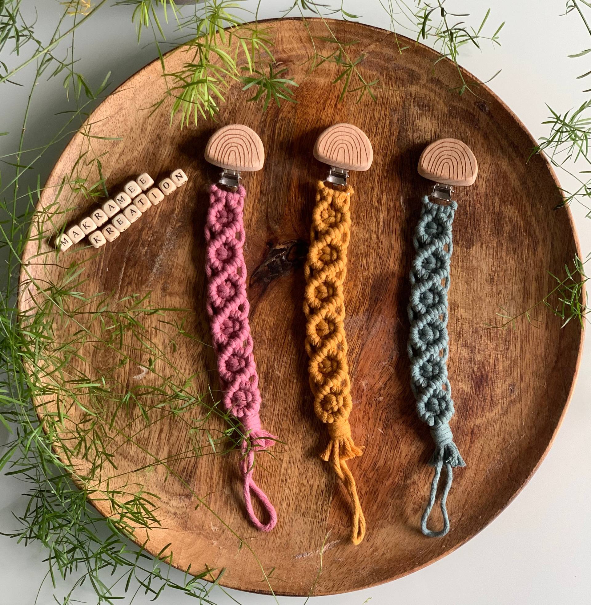 Regenbogen Schnullerkette Makramee Boho Style Geschenk Junge Mädchen Geburt Baby Regenbogen Schnullerkette Makramee Boho Style Geschenk Junge Mädchen Geburt Baby von Etsy - MakrameeKreation
