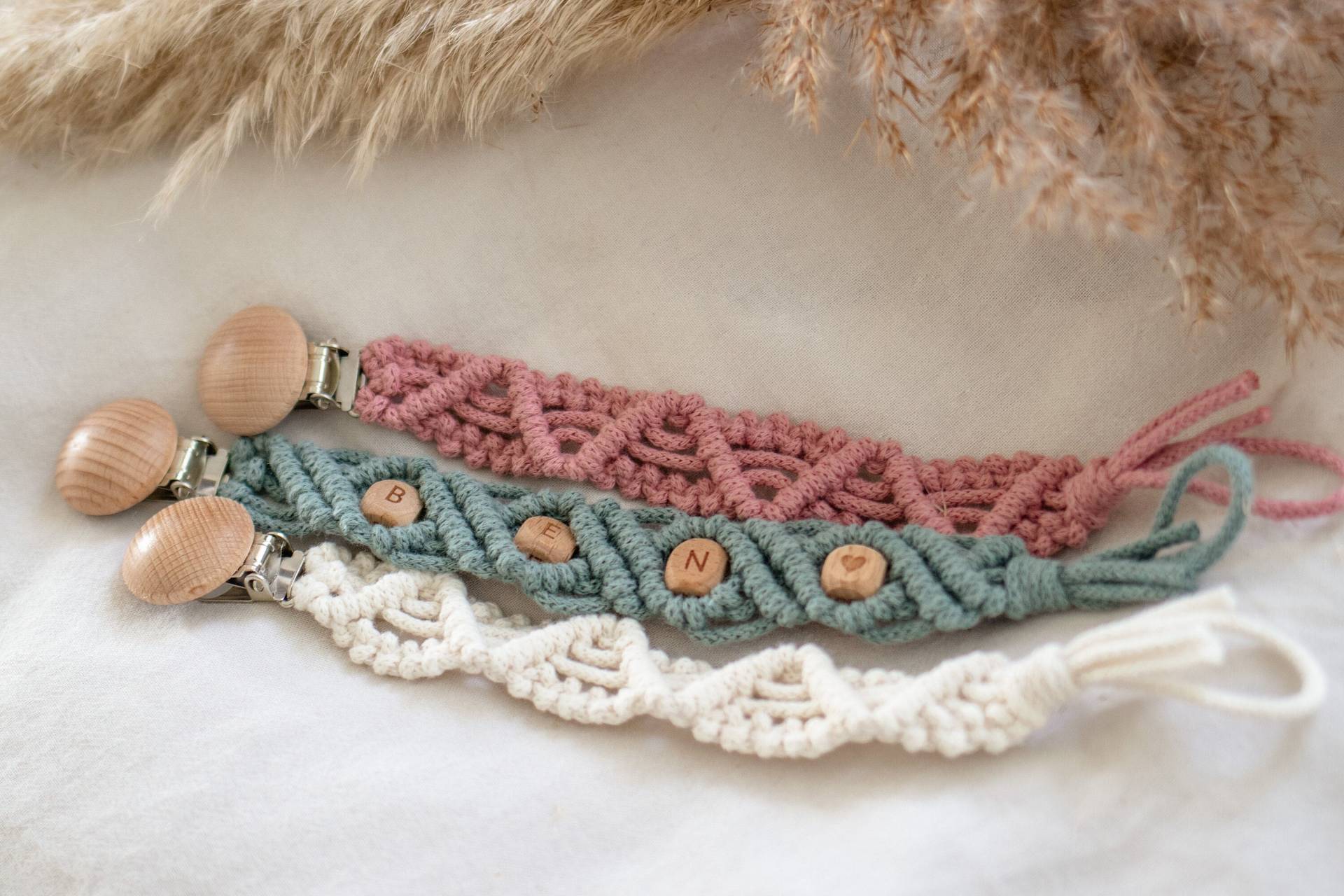 Makramee-Schnullerkette Makramee-Schnullerkette von Etsy - MakrameebyLeis