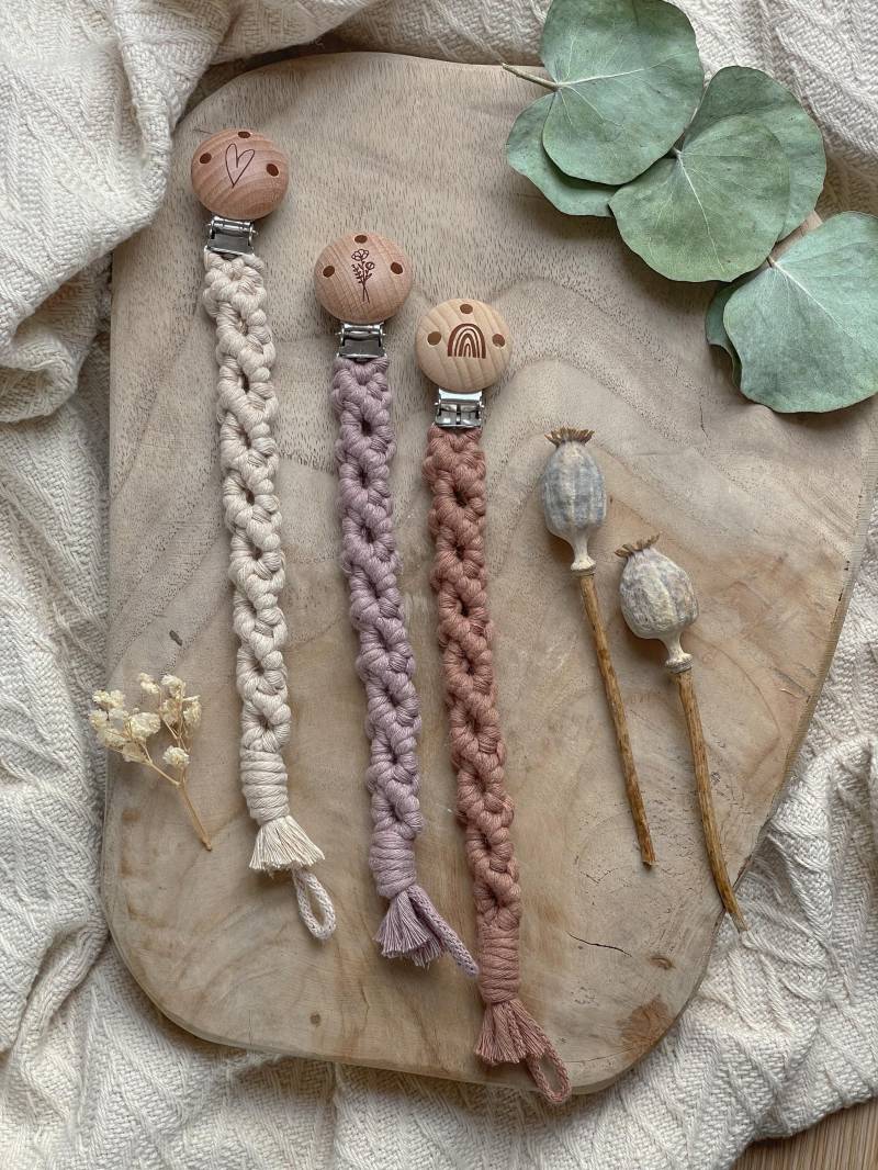 Schnullerkette Fleur, Makramee | Personalisierung Möglich von Etsy - Makrameeknoetchen