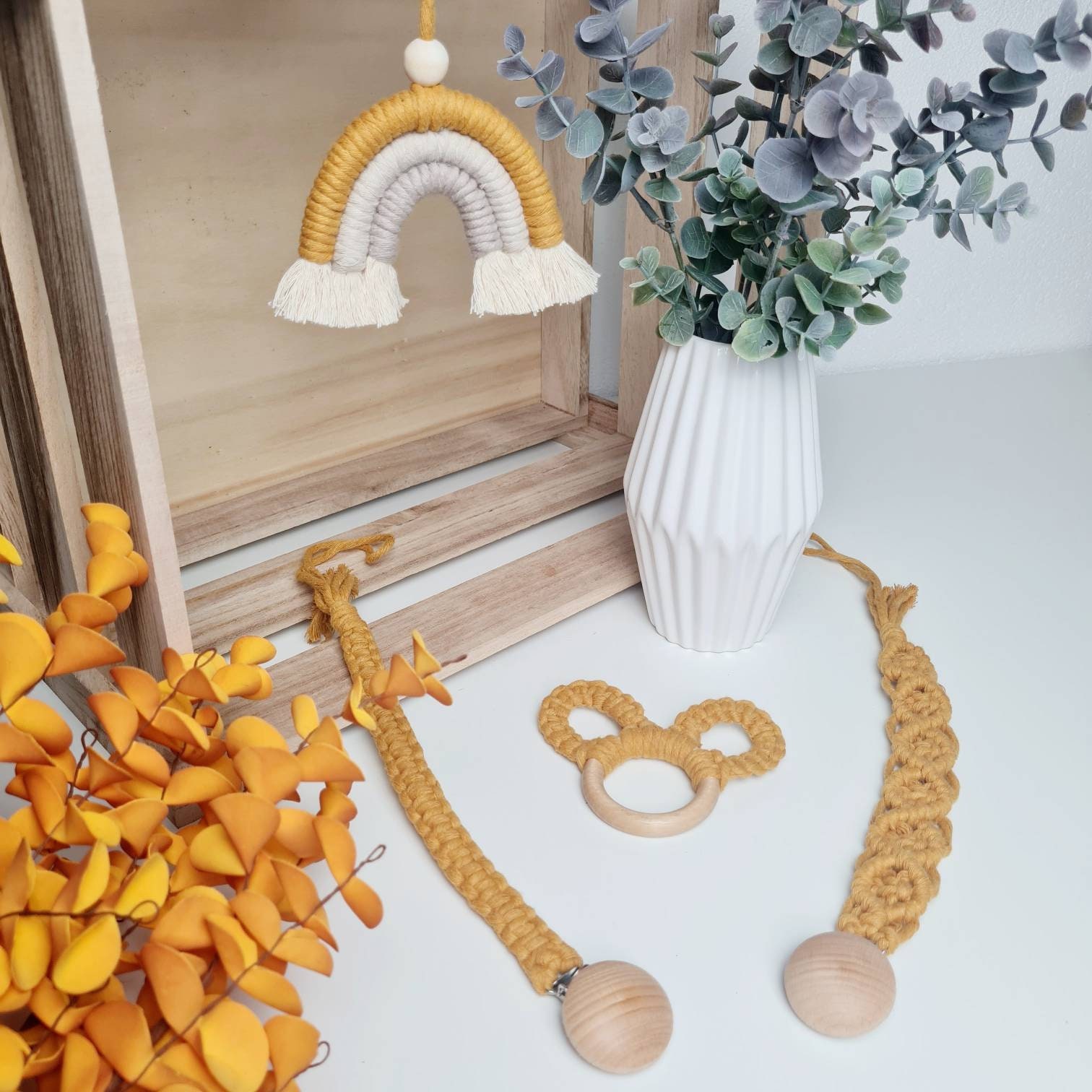 Makramee Baby - Set |Schnullerketten, Regenbogen Und Greifling | Baby Geschenk Boho Taufe Babyparty Pate Deko Kinderzimmer Kinderfotos von Etsy - MakrameeliaShop
