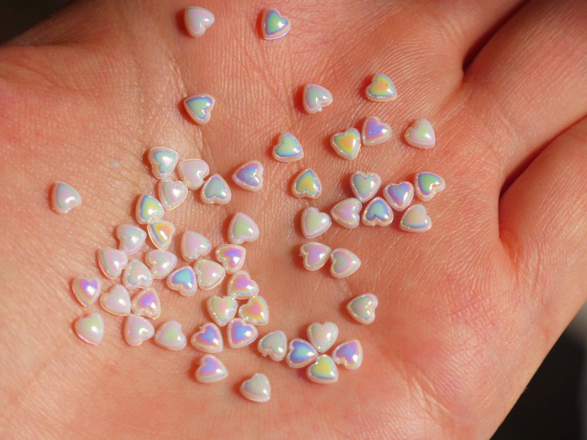 15 Stück Irisierende Perlmuttfarbene Perlglanz-Weiße Herzförmige Nagel-Charms-Nägel Kunst-Abziehbild / von Etsy - Makynail